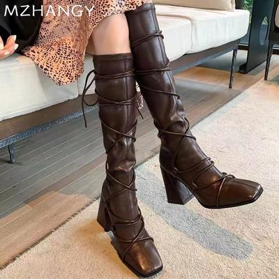 Модные высокие каблуки женские высокие сапоги дизайнерские квадратные носки массивные туфли женские 2024 трендовые зимние сапоги туфли-лодочки зимняя мода готические женские ботинки