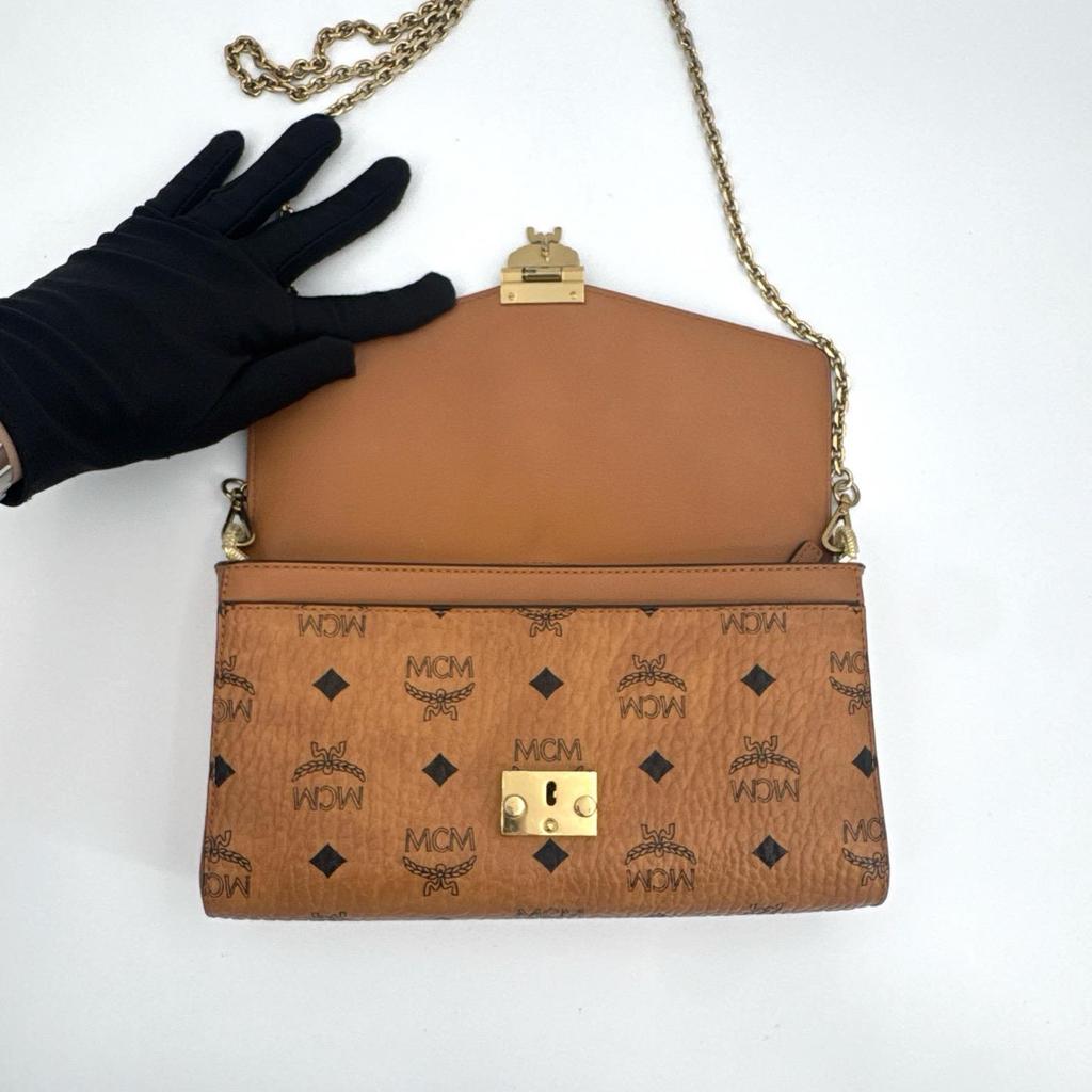 [Pre-Owned] Millie Visetos Monogram Chain Studded Leather Crossbody Bag - Very Good #FXU8OH