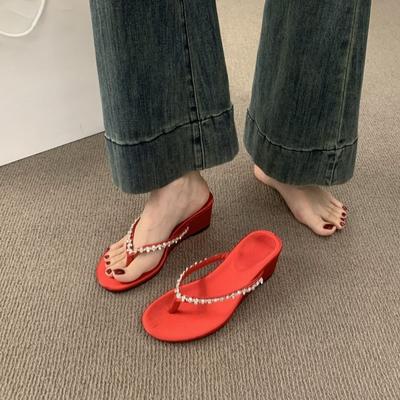 Красивые шлепанцы-вьетнамки с красными стразами, темпераментный танкетный каблук, открытый носок, крутые тапочки, женская летняя обувь