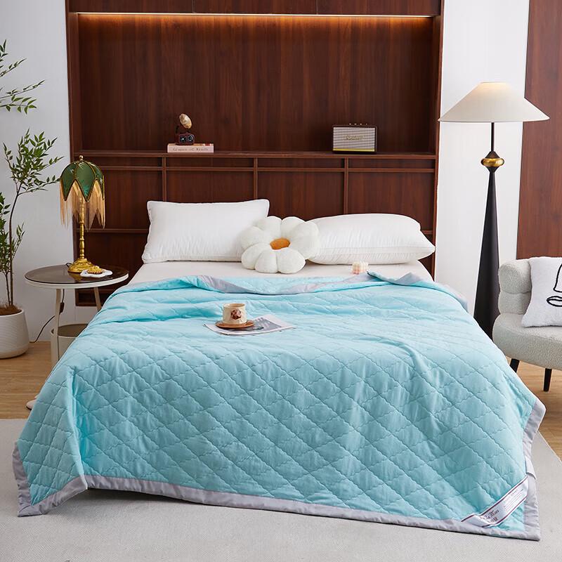 BGM Washed Embossed Summer Quilt