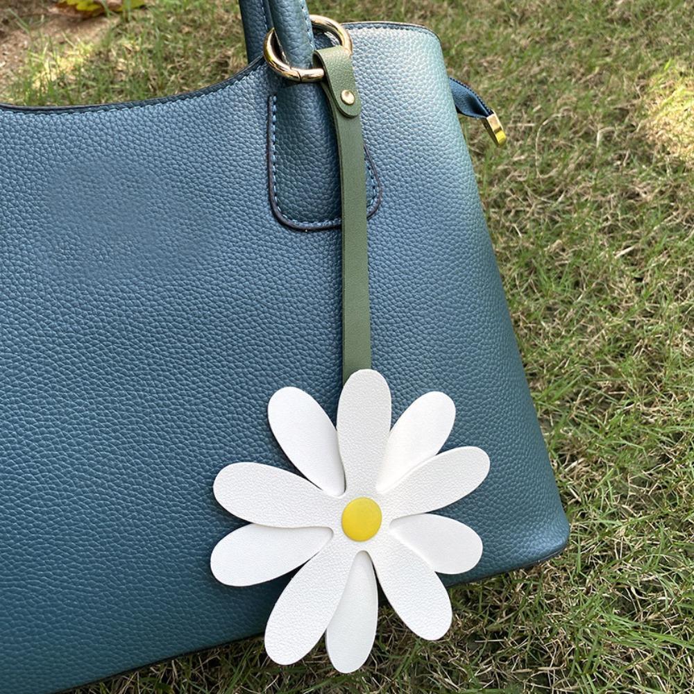 Car Key Holder PU Leather Keyring Fashion Daisy Bag Pendant Cute Bow Heart Keychain Kids