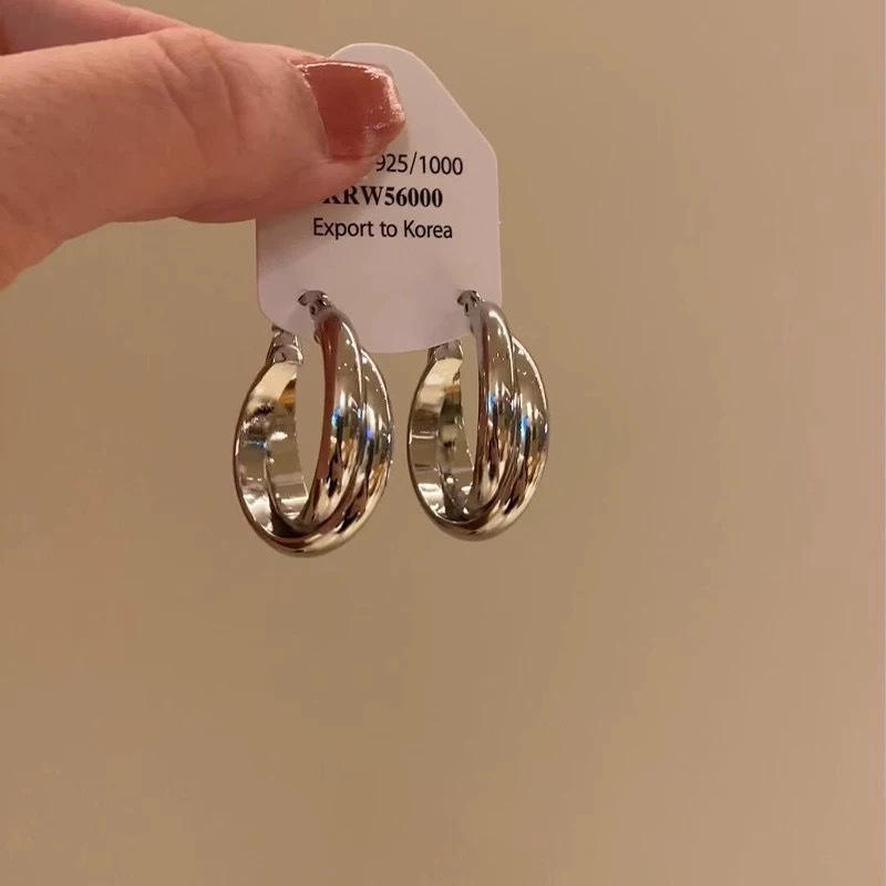 Spicy Girl High-End Hoop Earrings: Simple, Stylish Ear Clips for a Trendy Look