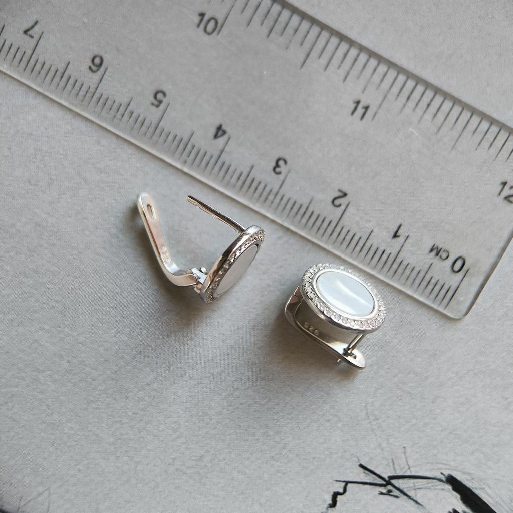 Серебряные серьги с натуральным перламутром, фианитами (2184843)