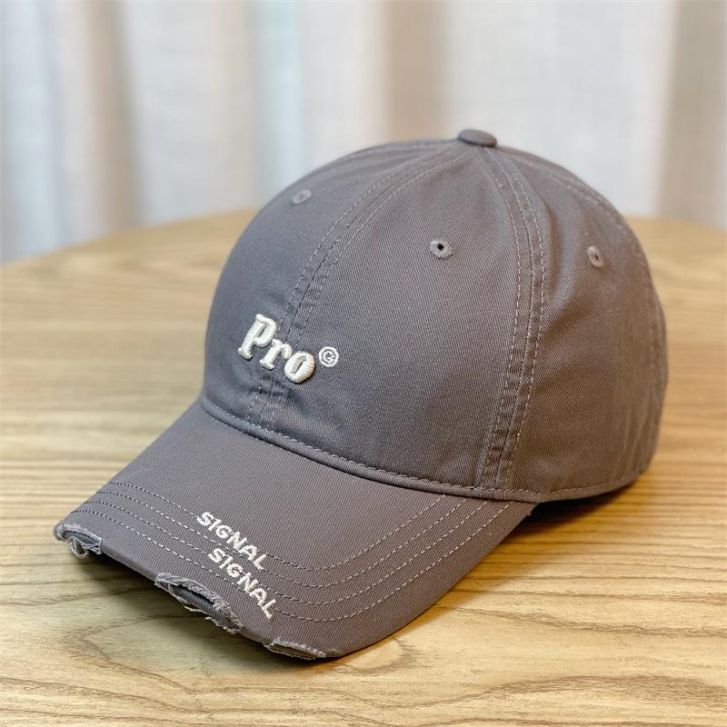 Новый стиль Корейская версия бейсболки для женщин Маленький жесткий верх Подчеркивающая лицо Стильная кепка с козырьком для большого лица и широкими полями