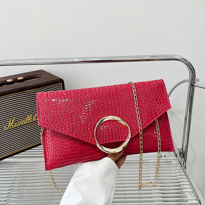 Сумка-конверт с крокодиловым узором для женщин 2024 года, новая корейская версия, модная маленькая квадратная сумка, сумка-мессенджер на цепочке в иностранном стиле
