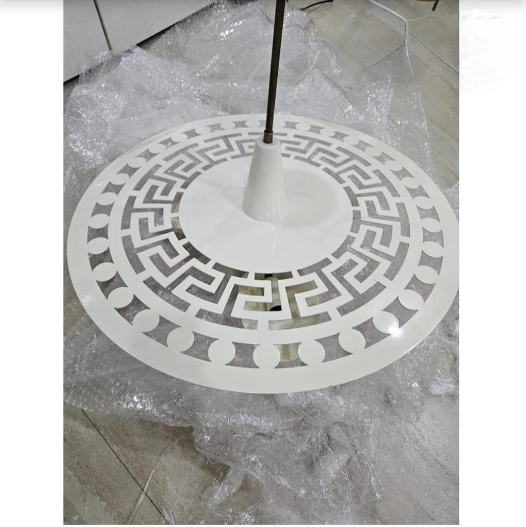 Пользовательская люстра Спутник Современная середина века Белый дисковый потолочный светильник Ручной работы Ретро подвесной светильник Уникальный домашний декор Осветительный прибор Подарок