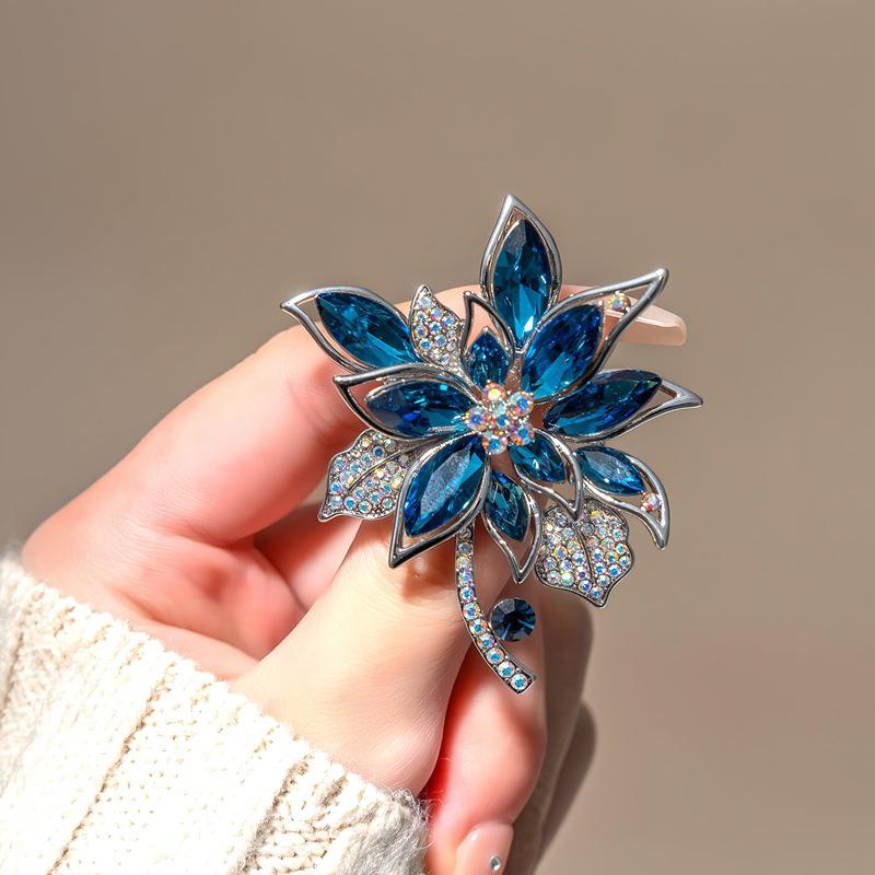 Luxury Exquisite Flower Butterfly Brooch For Women Girls Vintage Pins Versatile Shiny Corsage Clothing Accessories Gifts