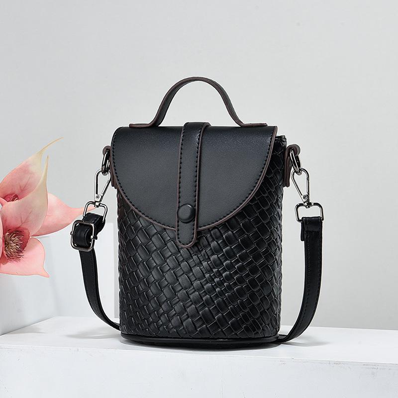 2025 New Woven Mobile Phone Bag Fashionable and Lightweight Mini Versatile Portable Shoulder Messenger Bag