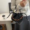 Роскошные дизайнерские маленькие сумки для женщин, новые модные универсальные квадратные женские сумки с жемчужным сплошным шнурком, сумки через плечо и подмышки