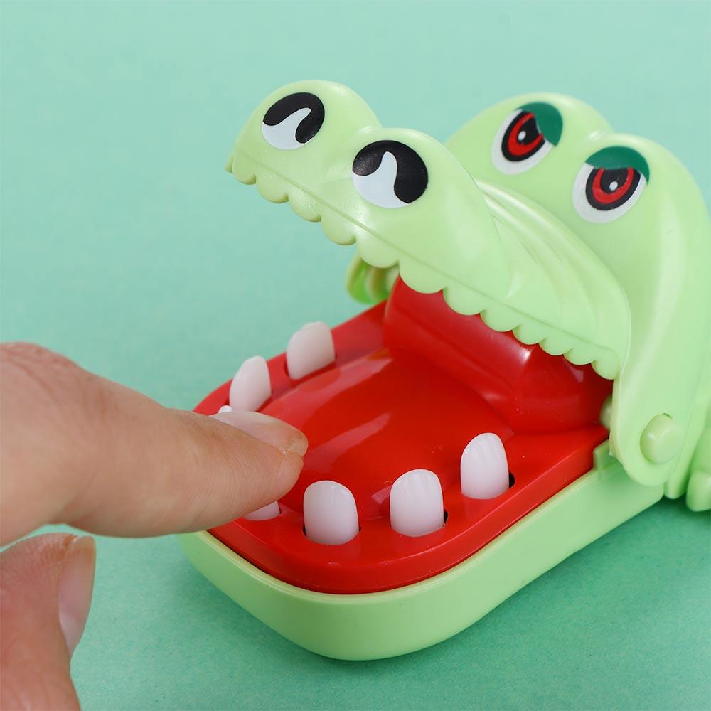 Hand Alligator Dentist With Keychain Crocodile Mouth Crocodile Toys Gags Toy Bite Finger Game