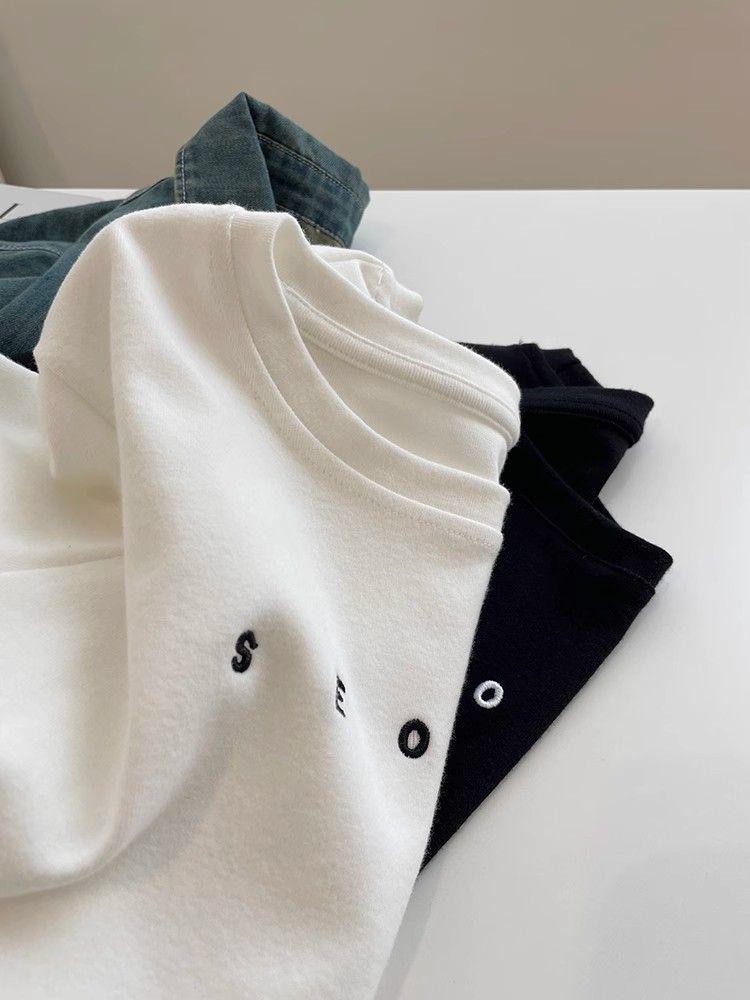 Женская модная футболка с вышивкой и короткими рукавами - Матовая, приталенного кроя, однотонная футболка с круглым вырезом для осени