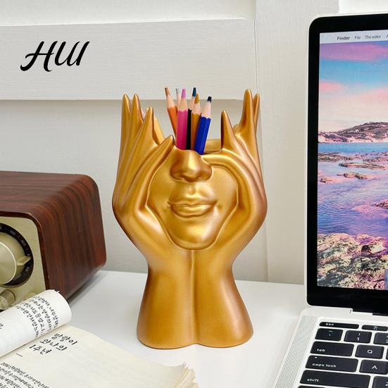 Abstract Face Design Plastic Pen Holder Creative Sculpture Large Capacity Art Supplies Organizer Desktop for Pens Erasers Crayons Markers Makeup Brush