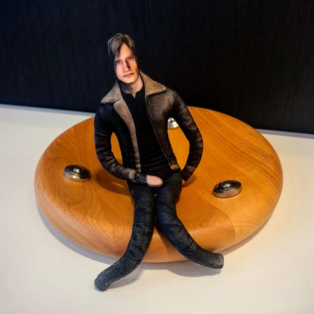 25cm Game Resident Leon Kennedy Plush Doll Game Cosplay Abstract Plushies Doll Room Decoration Wire Anime Figure Toys Doll Fans Gifts