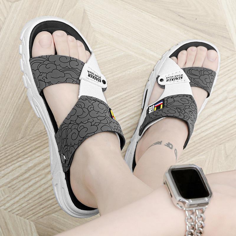 Мужская обувь сандалии тапочки двойного назначения 2024 новые летние крутые пляжные туфли повседневные универсальные с открытым носком крутые тапочки популярные