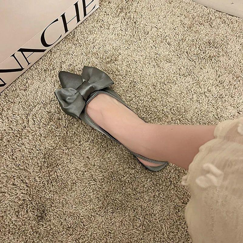 Модные женские сандалии без каблука с острым носком на плоской подошве из резины, закрытые, лето 2024 г., женская обувь с бантом, трендовая повседневная обувь по акции, обувь Vip H