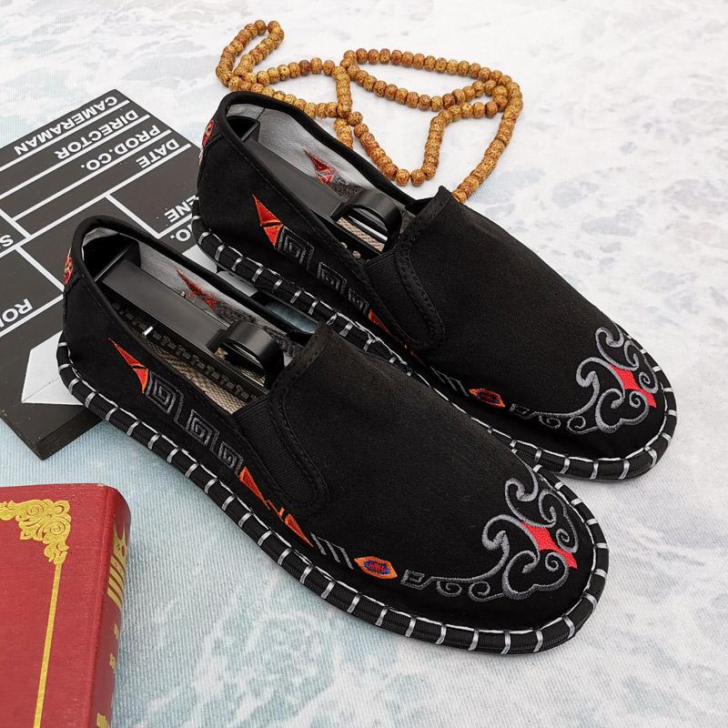Chinese Traditional Embroidered Flats Shoes Women Classic Embroidery Womens Loafers Breathable Slip On Shoes Women Espadrilles
