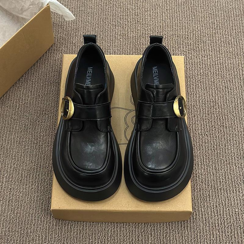 Платформа Британский стиль маленькие кожаные туфли женские 2025 весна и осень новые однопедальные черные jk одинарные туфли ленивые лоферы Doudou