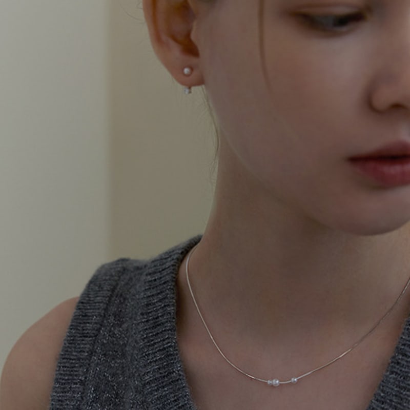 Lewe Three pearl Shiny chain necklace