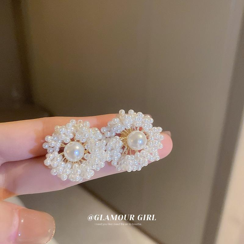 Серьги-цветы из пресноводного жемчуга с посеребренными и позолоченными иглами из настоящего золота, высококлассные серьги, французские серьги в стиле легкой роскоши, элегантные серьги для женщин