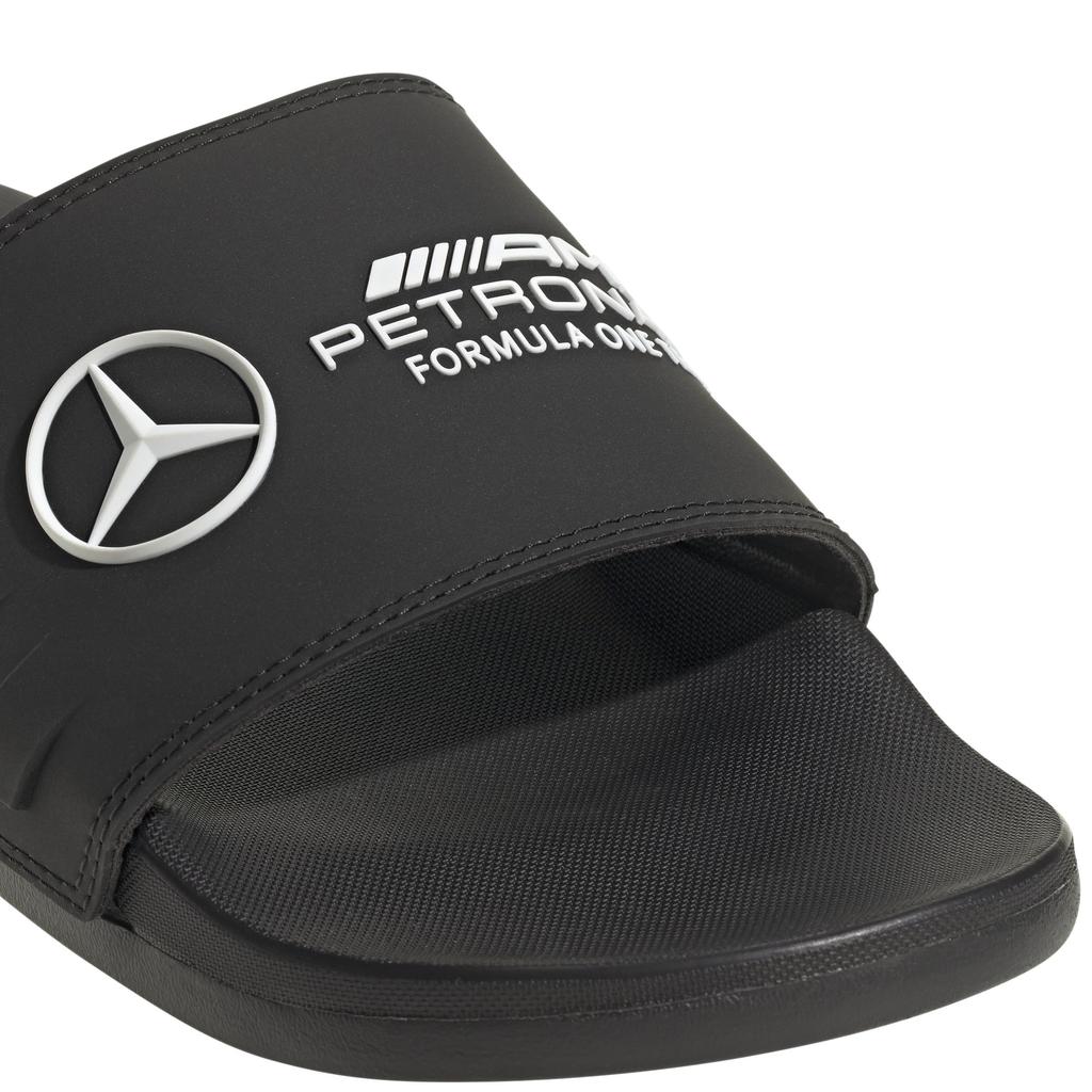 Adidas Mercedes AMG Petronas Formula One Team Adilette Comfort Сандалии Основной черный Размер см OMW51, Черный/Белый/Основной (JR1070), +25,5