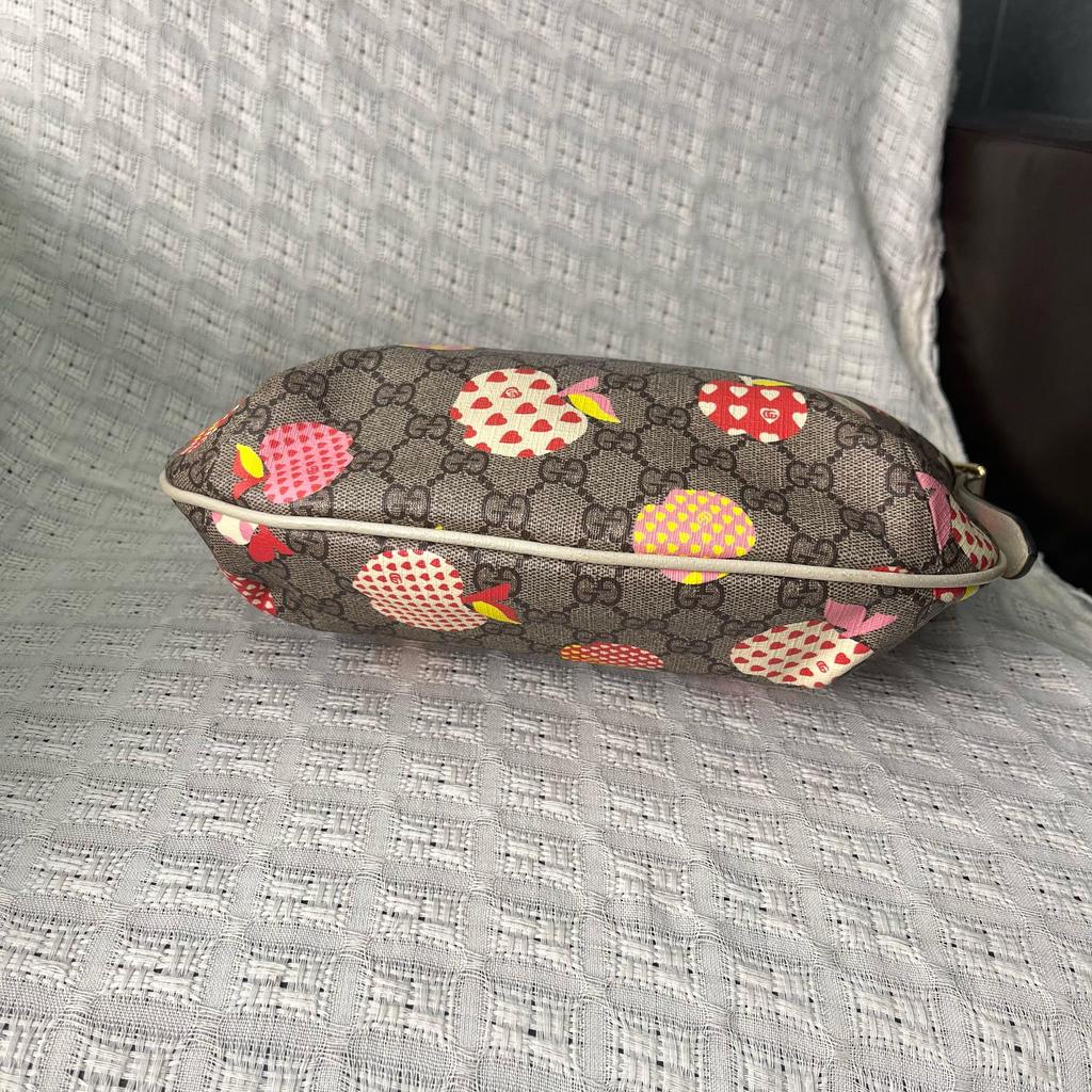 [Pre-Owned] Ophidia Valentine's Day Collection Heart Apple Pattern Logo Leather Dumpling Bag Half Moon Crossbody Shoulder Bag - Very Good #1SAFR72