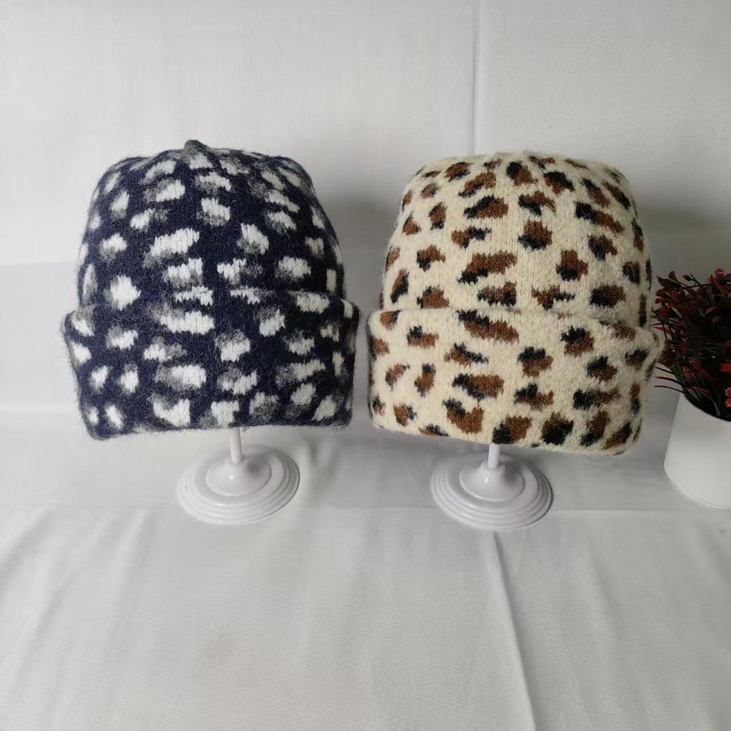 Retro leopard print knitted hat children's fashionable headgear hat autumn and winter new versatile men's wool hat cold hat warm ear protection