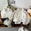 Зимние детские пижамные комплекты из 2 предметов, новые, теплые, плюшевые, с милыми мультяшными персонажами для мальчиков и девочек, утолщенное пальто + брюки, домашняя одежда, детская и младенческая пижама