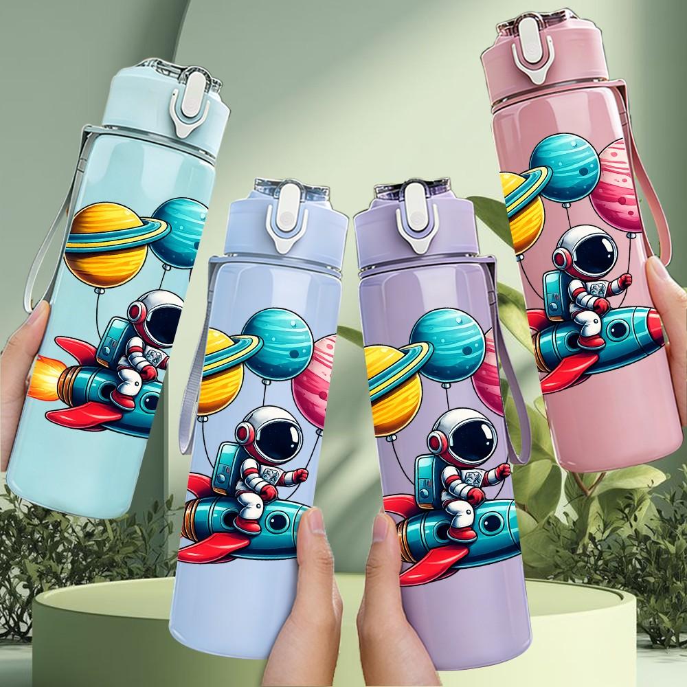 1PC Spaceman Play Toy Planet Cartoon Print 750ml Color Plastic Sports Water Bottle Leakproof Flip Straw Lid Suitable for Sports Office Home Use