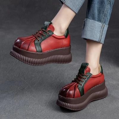 Туфли на плоской платформе в стиле ретро. Женская обувь разных цветов на шнуровке из натуральной кожи на толстой подошве.