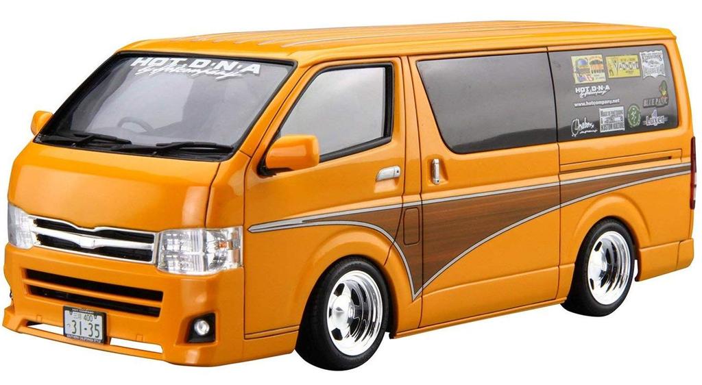 Aoshima Bunka Kyozaisha The Tuned Car Series Toyota Hot Company TRH200V Hiace 2012 Plastic Model 1/24 No.11