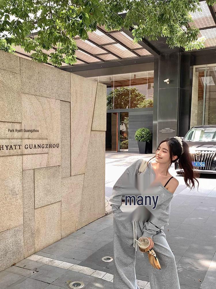 Женский осенний спортивный костюм в корейском стиле: Свободный крой и стройнящие брюки с широкими штанинами, комплект из двух предметов - Модный тренд инфлюенсеров.