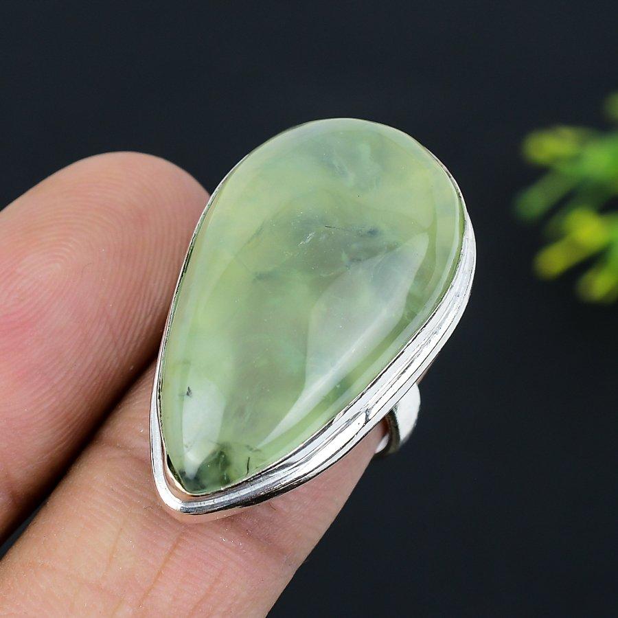 Кольцо из серебра 925 пробы с драгоценным камнем пренит, размер 7,5 R1W32