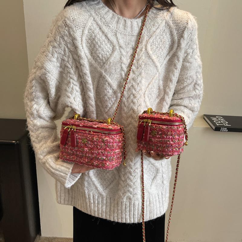 This year, the popular bag ladies 2025 new mini chain bag autumn and winter woolen fashion shoulder crossbody bucket bag