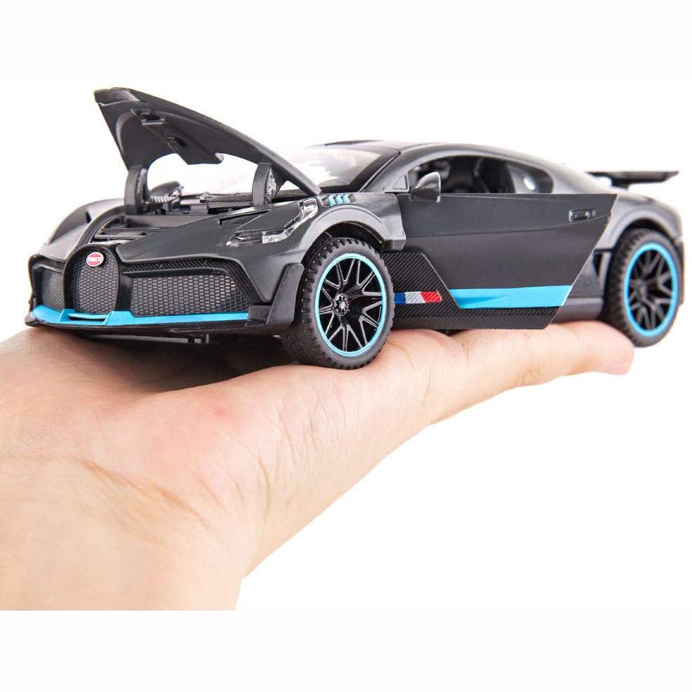 Модель автомобиля Bugatti Divo в масштабе 1/32, игрушечная литая машина из цинкового сплава, транспортные средства со звуком и светом, игрушки для детей, подарки для мальчиков и девочек