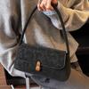 High-end retro underarm bag women's 2025 new commuter handbag fashionable commuter shoulder bag