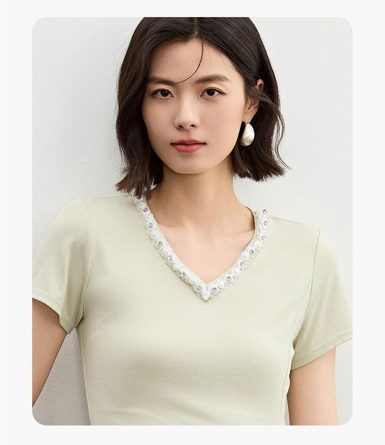 Qianwen Fashion Romantic T-shirt 2025 Summer New Exquisite Pattern Design V-neck Waist Strap Top