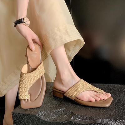 Французский ретро стиль для отпуска, плетеные шлепанцы с открытым носком, женская уличная обувь, лето 2025, новинка, нишевые сандалии на толстом каблуке