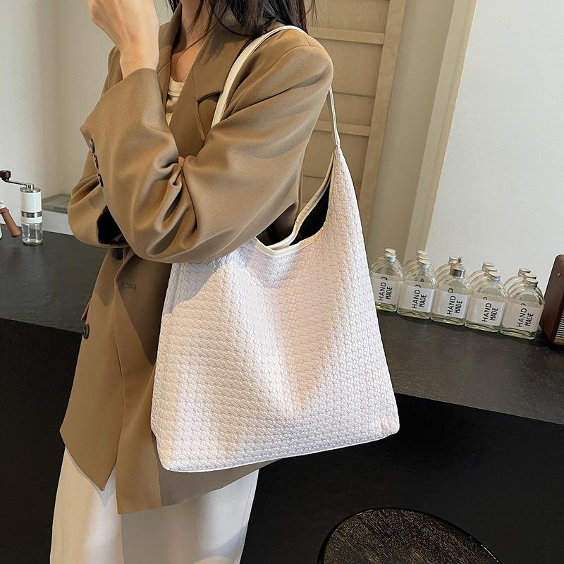 2025 fashion popular retro woven commuter tote bag niche design underarm bag women's large capacity shoulder bag