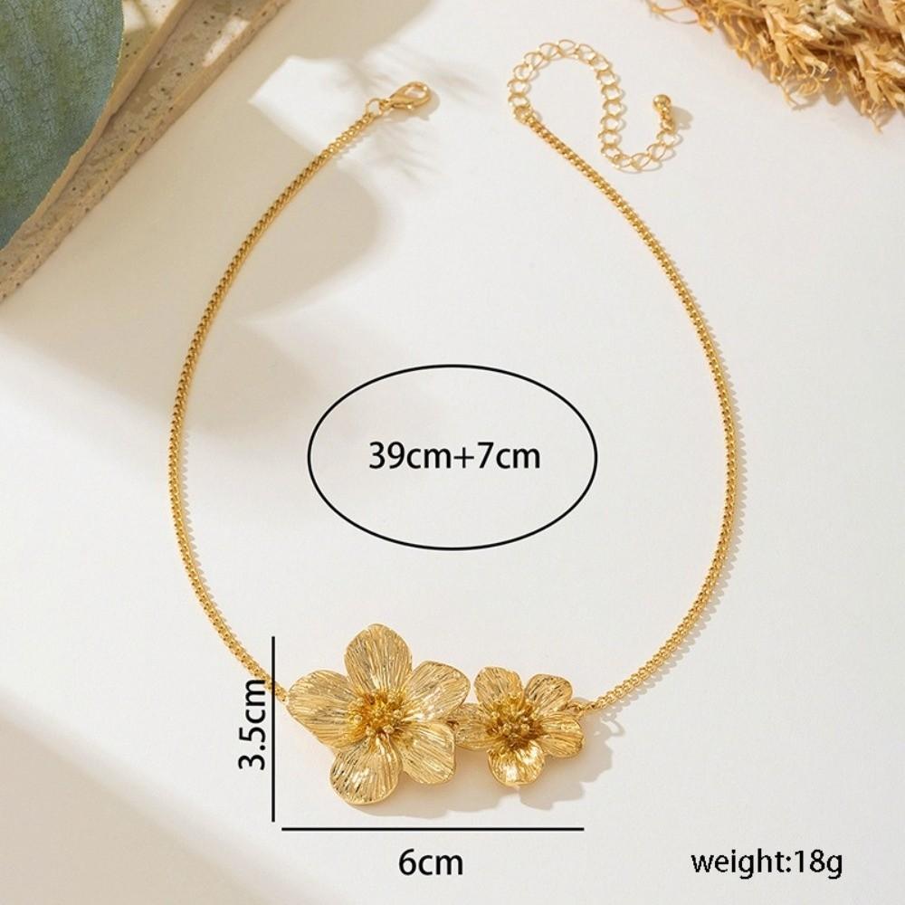 Golden Flower Pendant Necklace Dopamine Style Wrinkled Choker New Jewelry Accessories Gift