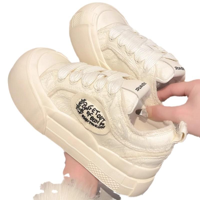 Маленькие белые туфли женские новые круглые туфли на толстой подошве уродливые милые туфли с большой головой на осень и зиму 2025 года универсальные низкие нишевые парусиновые туфли женские