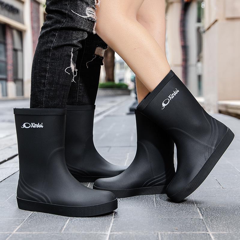Модные женские и мужские непромокаемые сапоги средней высоты с нескользящей подошвой — износостойкая резиновая обувь для работы и мойки автомобиля