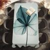 Прозрачная скатерть с цветами для стола, пикника, террасы, ресторана, праздничной вечеринки. Моющаяся, пятноустойчивая, из полиэстера.