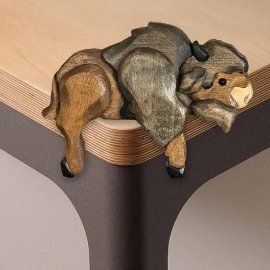 Деревянная фигурка животного, деревенская ручной работы, олень, сидящий на полке, резное животное, украшение с лаковым покрытием для дома, книжной полки, каминной полки, декора гостиной