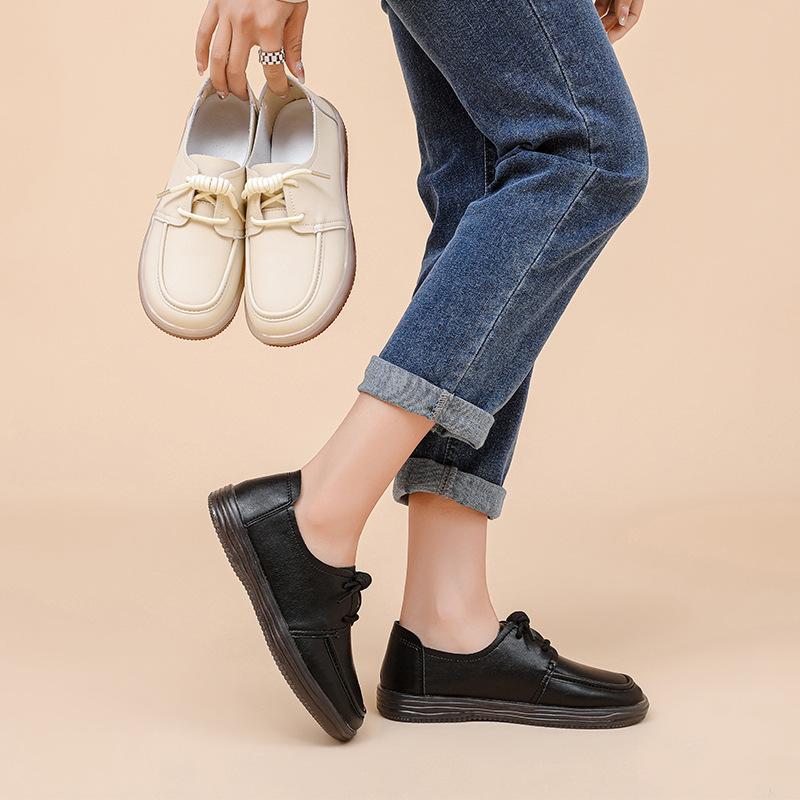 Женские кожаные туфли в британском стиле.