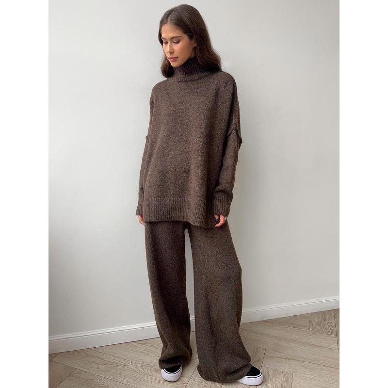 Женский осенне-зимний комплект из свитера и брюк с высоким воротом и утолщенной трикотажной вязки