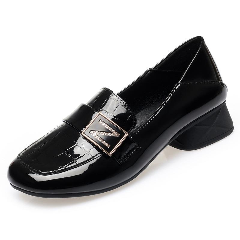 Весенние туфли из лакированной кожи с круглым верхом и мягкой подошвой, женские модные удобные рабочие туфли с металлической пряжкой, удобные туфли на квадратном каблуке