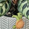 Sea Turtle Planter Hanger Resin Climbing Turtle Flower Pot Sculpture Hanging Turtle Statue for Succulents Herbs Flowers Planter Edge Decor