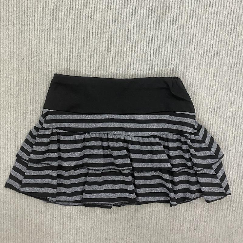 Полосатая контрастная А-силуэта сексуальная модная Y2K уличный стиль нишевая пикантная девушка торт мини-юбка