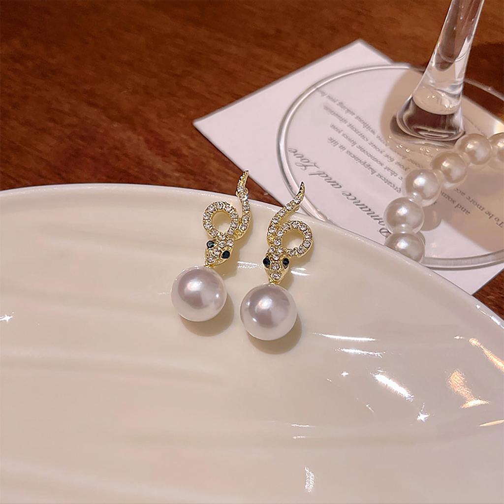 Легкие роскошные усовершенствованные ощущения супер сверкающие серьги в форме змеи с имитацией жемчуга для женщин