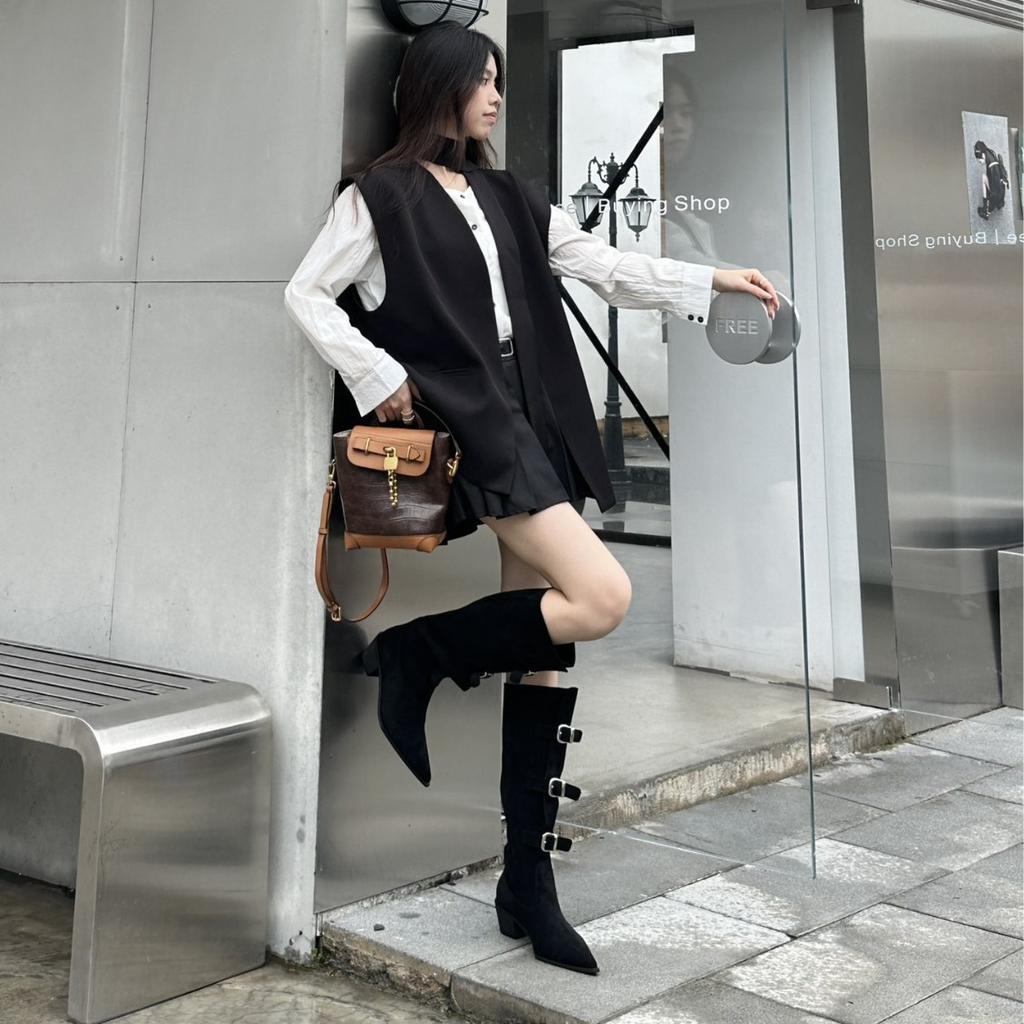 Осень-зима 2025 ретро пряжка ремня рыцарские сапоги европейские и американские модные сапоги остроносые сапоги на толстом высоком каблуке высокие сапоги женские